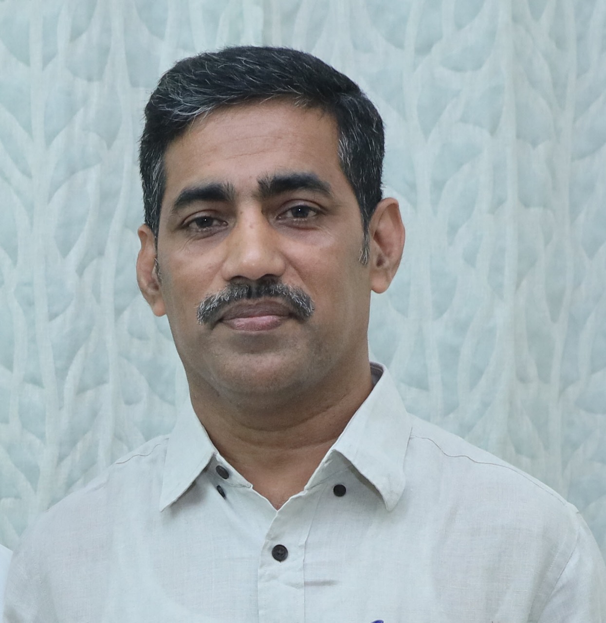 സംസ്കൃത സർവ്വകലാശാലയുടെ  പ്രദീപൻ പാമ്പിരികുന്ന് സ്മാരക മാതൃഭാഷാപുരസ്കാരം ഷിജു അലക്സിന്